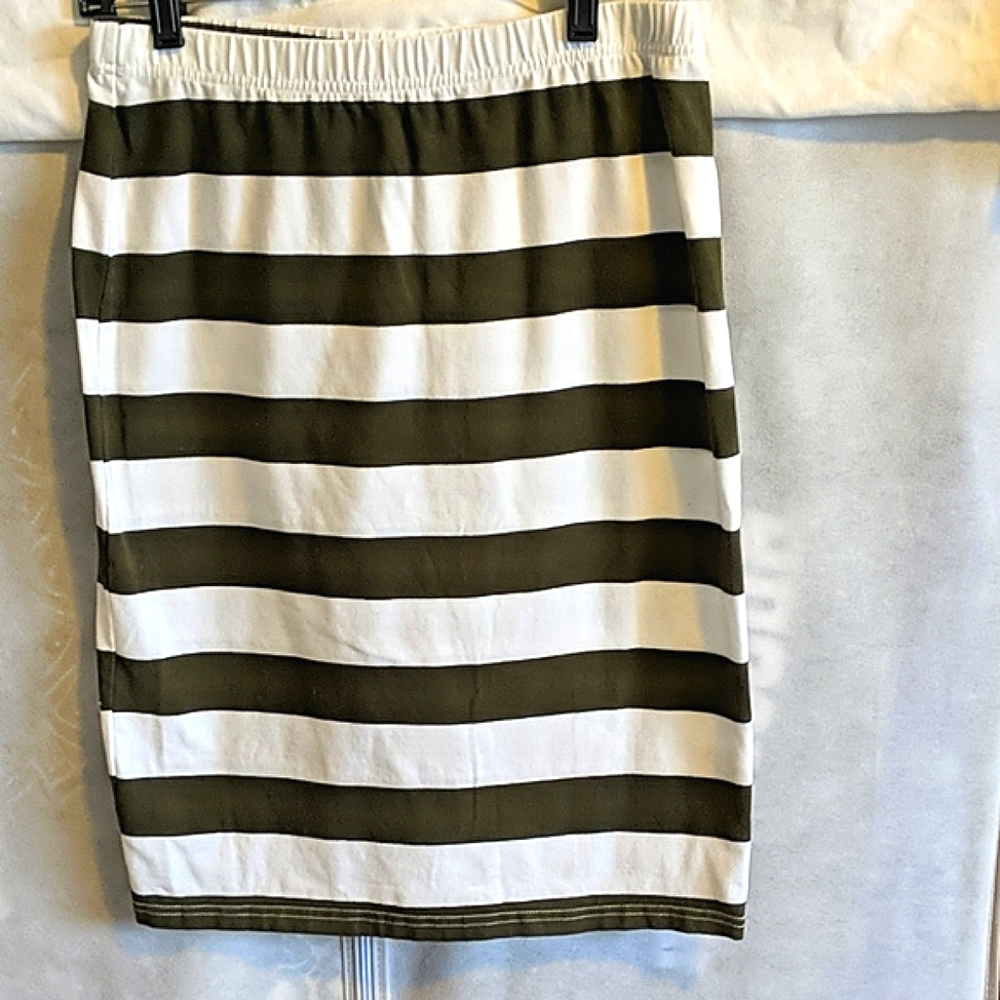 Backyard Buffalo stretchy pencil skirt